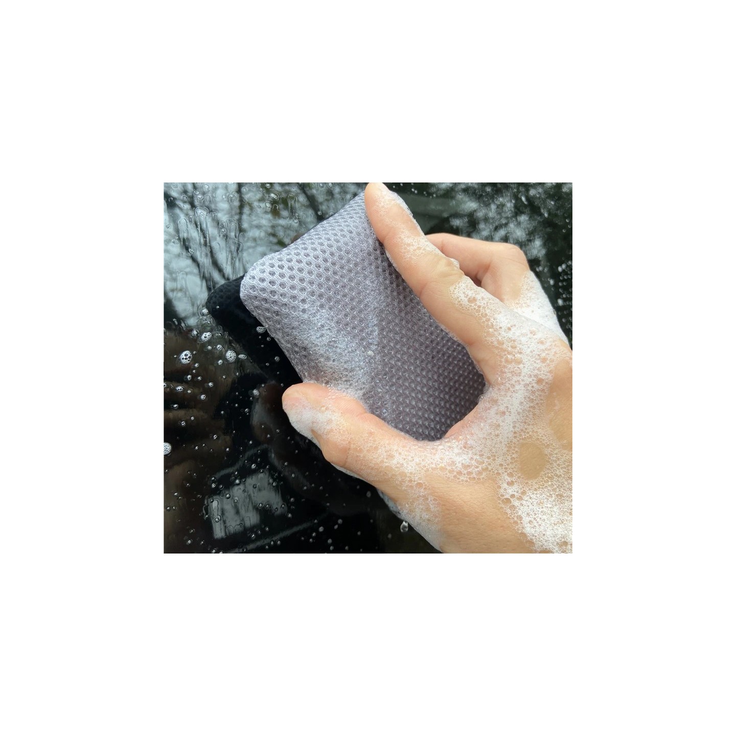 Microfiber sponge for aircraft cleaning