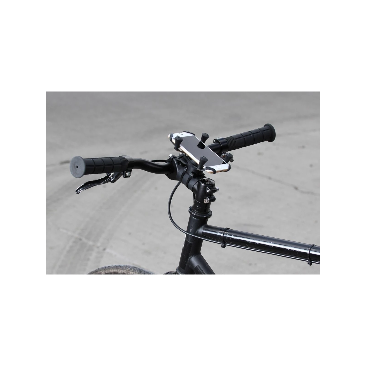 EZ-On handlebar mount with X-Grip clamp for smartphones up to 82.6 mm wide